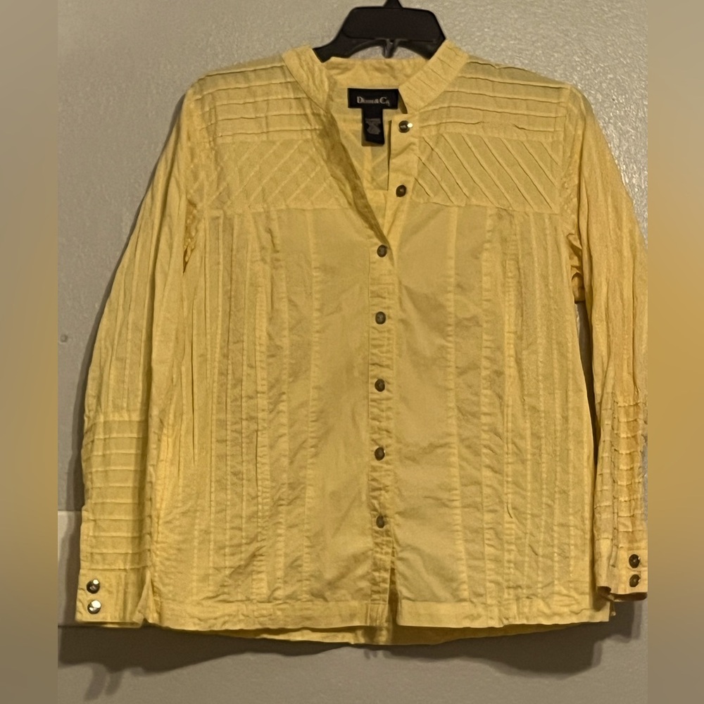 Dana Buchman Light Yellow Textured Shirt/jacket with side pockets